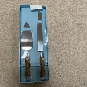 Vitoria Lynn Cake Server Set NEW  Wedding Cake  Christmas